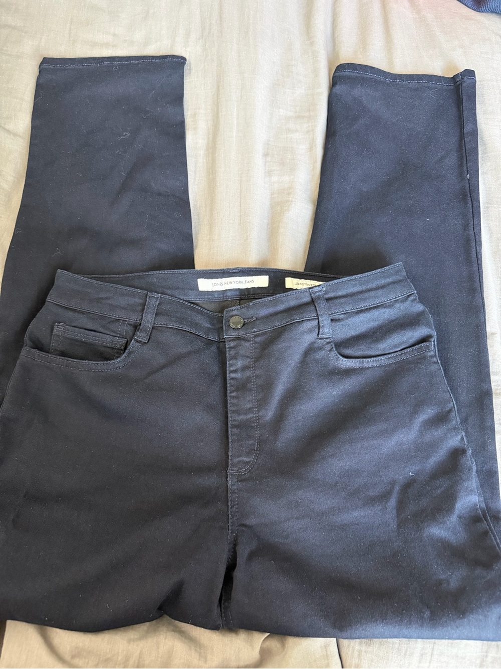 Jones New York Black Women's Embelleshed Jeans 12